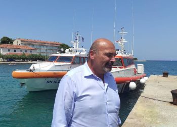 Posada nije znala kako rampa funkcionira, a brodar ih je dužan bio s tim upoznati!