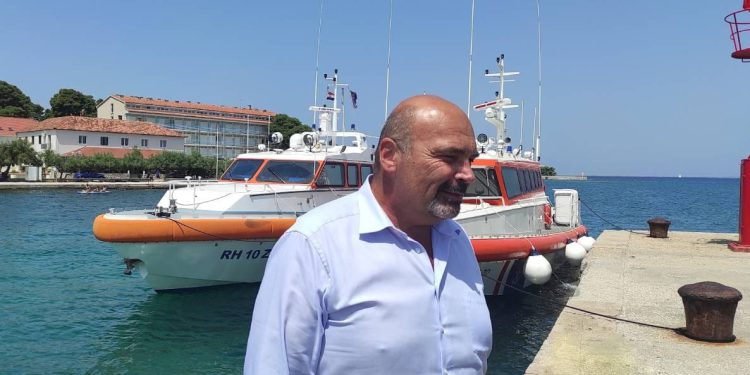 Posada nije znala kako rampa funkcionira, a brodar ih je dužan bio s tim upoznati!