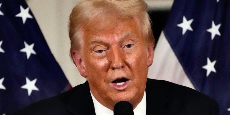 Povjerenje potrošača pada usred Trumpovih nemira: ankete