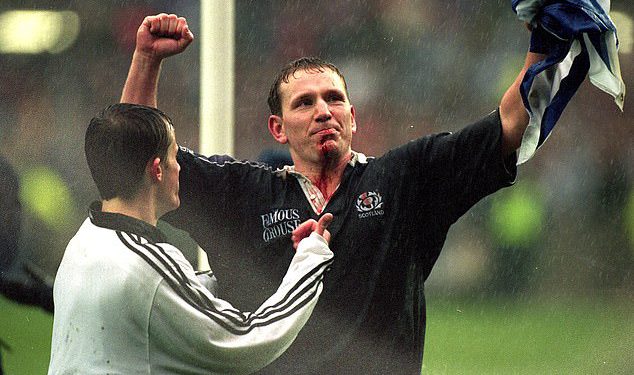 Prava istina o najsjajnijoj pobjedi Škotske nad Engleskom, koju je junak dana rekao – uključujući i zašto ga je njegov prijatelj udario u lice i kako je Auldova neprijatelj ‘Snubd’ princeza Anne!