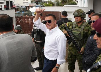 Predsjednički izbori Ekvadora idu na otjecanje između konzervativnog dužnosti, ljevičarskog odvjetnika