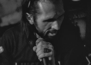 Preminuo je je Jakša Denoble, poseban korčulanski umjetnik, pjevač i kantautor