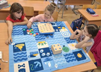 Programiranje bez ekrana: Učenici OŠ Cavtat razvijali vrijedne vještine (FOTO)