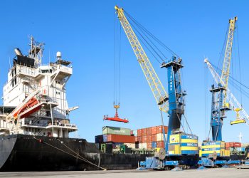 Promet putem ključne iranske luke za 43% – New Delhi – RT Indija