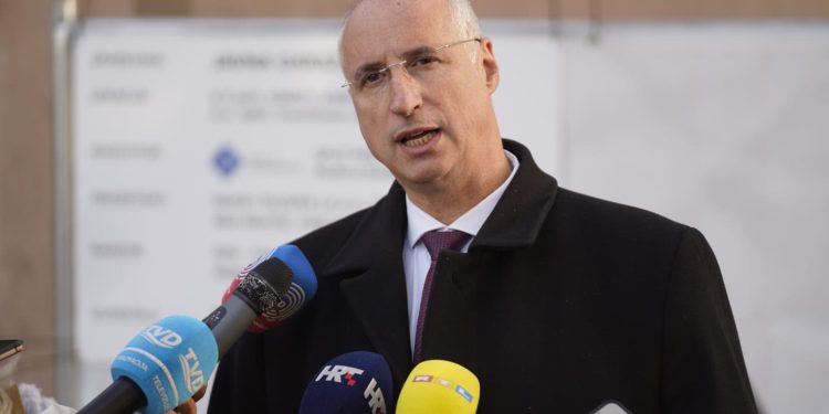 Puljak uz studente: “Smatram da i u Hrvatskoj postoji puno razloga za bunt i prosvjed…”