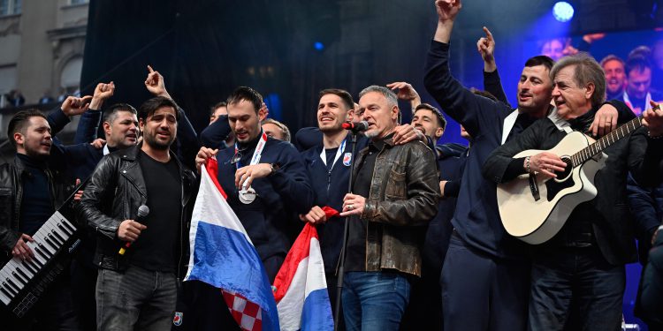 Pupovčev kolega napisao status o Thompsonu pa brzo obrisao: Ljudi u šoku od njegovih riječi