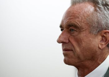 RFK Jr. cilja na transrodne zaštite, nazivajući seks “nepromjenjivim” u novim vodstvom