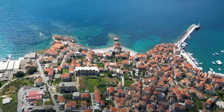 Radionica o žaštiti morskih špilja Viškog arhipelaga u Komiži