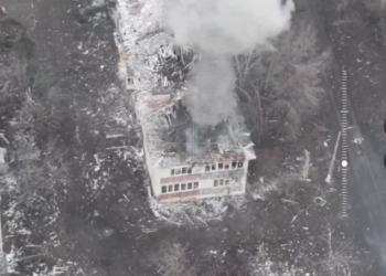 Ragiranje bitke za ključni grad Donbass (Mod Video) – RT Rusija i bivši Sovjetski Savez