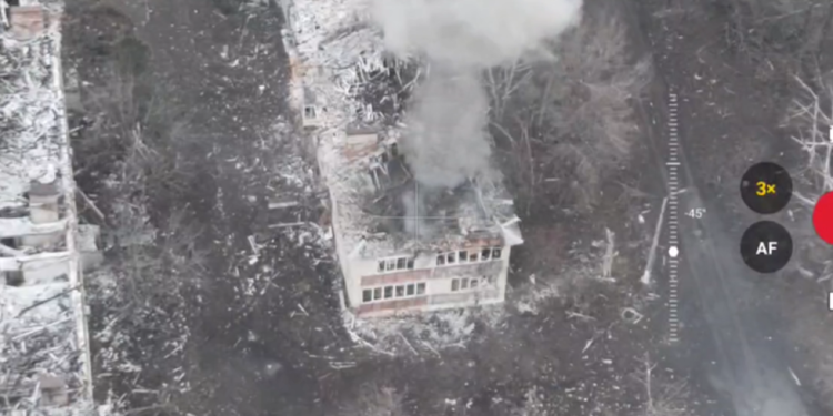 Ragiranje bitke za ključni grad Donbass (Mod Video) – RT Rusija i bivši Sovjetski Savez