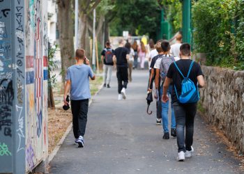 Roditelji upozoravaju na šokantnu slikovnicu: ‘Ne želimo da slušaju taj užas u prvom razredu’