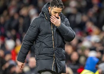 Ruben Amorim inzistira na tome da Man United Squad mora preuzeti odgovornost za brutalne gubitke posla, jer sir Jim Ratcliffe i dalje drži sjekiru usred najnovijih mjera smanjenja troškova