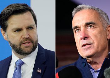 Rumunjski predsjednički predvodnik ispitivao je nakon što je Vance osudio europske demokracije u sovjetskoj eri