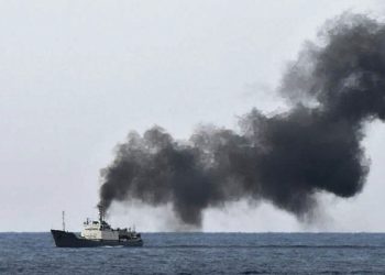 Ruski špijunski brod se zapalio kod obale ove zemlje: NATO brod presreo radio komunikaciju