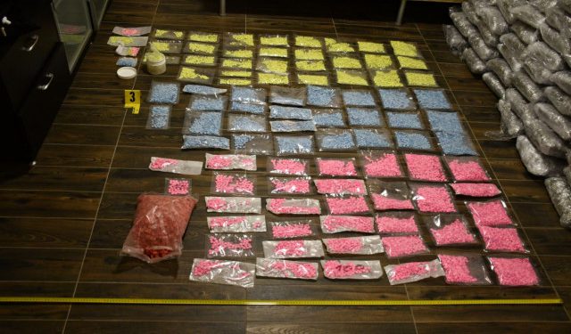 SARAJEVO Policija zaplijenila drogu vrijednu više od milijun KM, uhićen diler s arsenalom oružja