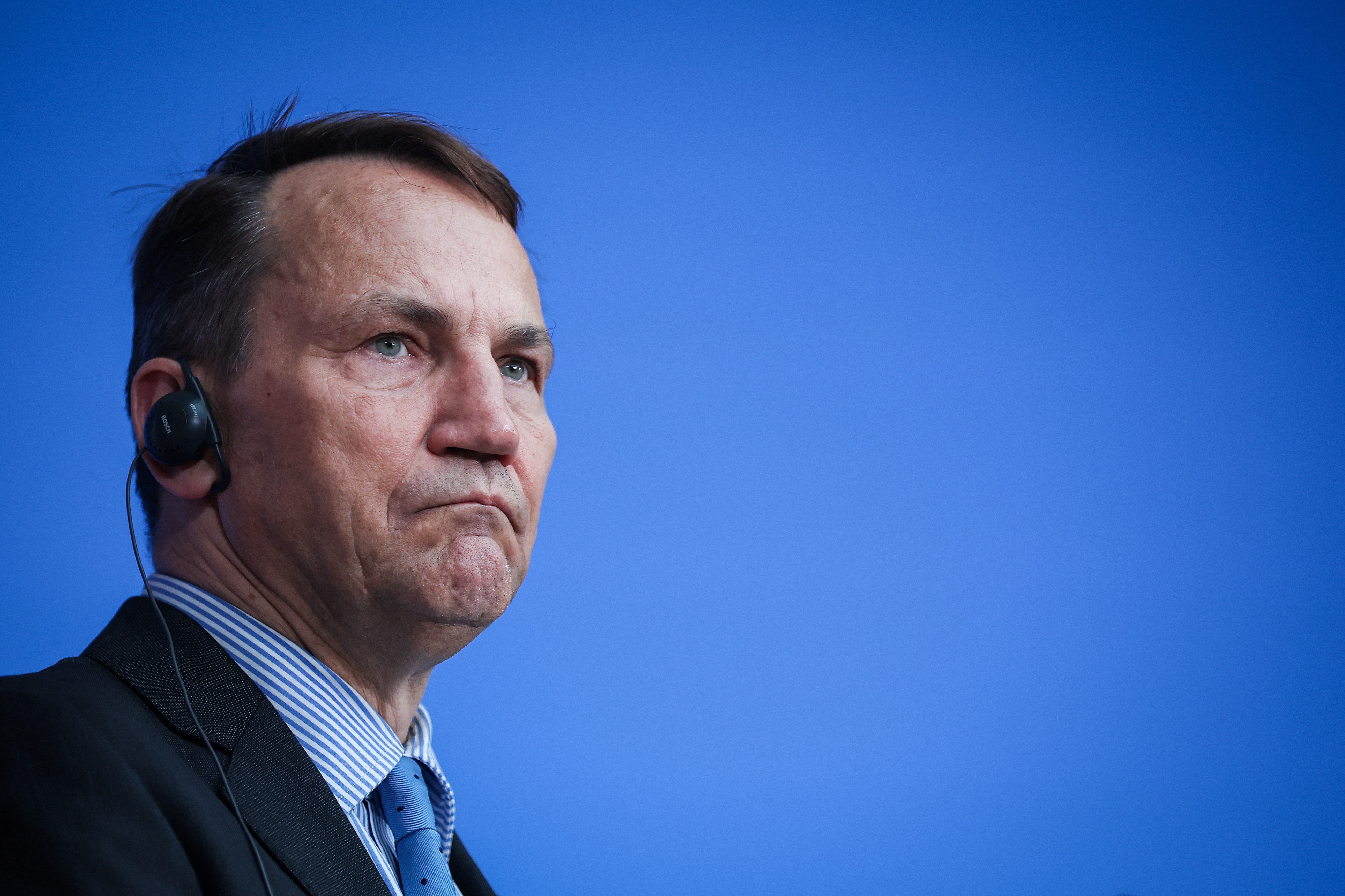 Ukrajina se može nastaviti boriti protiv Rusije do kraja godine uz europsku potporu, rekao je poljski ministar vanjskih poslova Radoslaw Sikorski