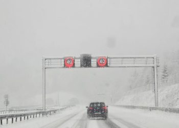STIŽE SNIJEG! Hrvatske autoceste objavile upozorenje vozačima