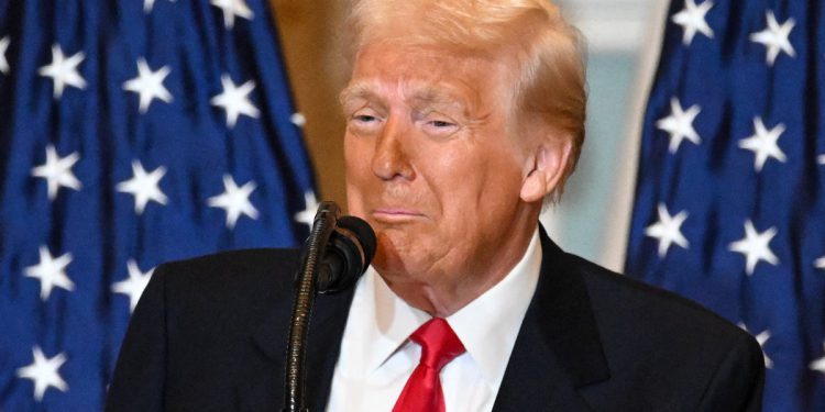 Sada Trump pojačava lažnu teoriju zavjere Maga o financiranju Politica u USAID -u