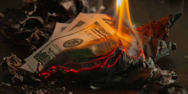 Safemoon (SFM) za lansiranje Memecoina na Solani (SOL) nakon spaljivanja većine opskrbe SFM -om