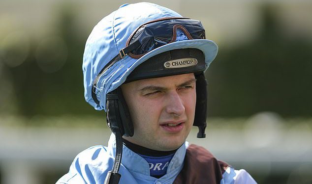 Sean Bowen slavi značajnu pobjedu u 1000. karijeri i postavlja znamenitosti da postane prvak nakon pobjede s Kefir d’Oudairies u Fakenhamu