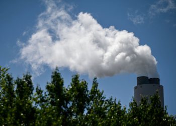 Senat poništava EPA pravilo iz ere Bidena koje bi moglo pomoći tvrtkama za fosilna goriva da nastave pitati planetu živu