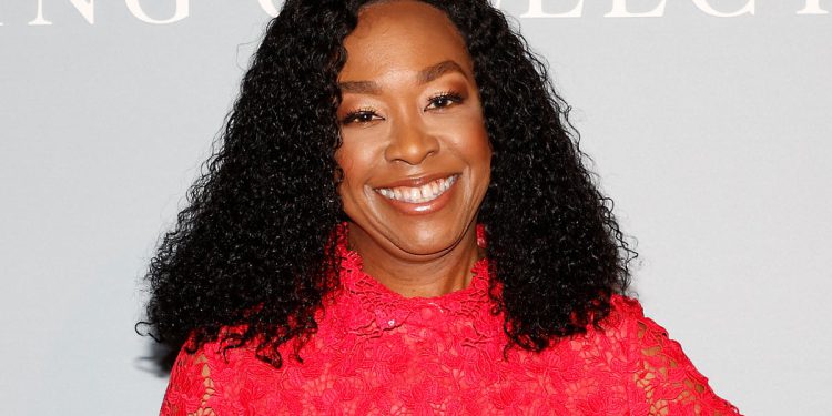 Shonda Rhimes i Ben Folds podnio je ostavku iz Centra Kennedy nakon što je Trump izabrao predsjednika