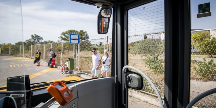 Šibenski – Policija isključila iz prometa tehnički neispravan autobus koji je prevozio učenike na relaciji Brodarica