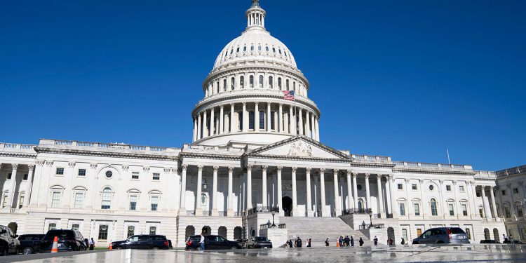 Sindikati tužuju Trumpovu administraciju zbog ponuda za otkup zaposlenika “