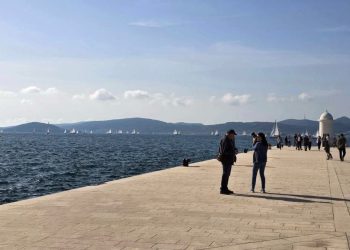 Sjeverni Jadran uz umjerenu buru, jug uz umjereno jugo