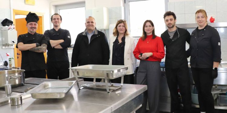 Školska kuhinja otvorena za učenike u Preku