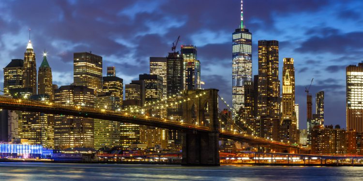 Slali migrante u njujorške luksuzne hotele: FEMA zaustavlja isplate za smještaj migranata u New Yorku
