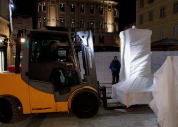 Slobodna Dalmacija – Šef splitskog HDZ-a zove na prosvjed: ‘Zapalimo svijeće ispred štandarca povodom smrti zdravog razuma i Puljkova ludila’