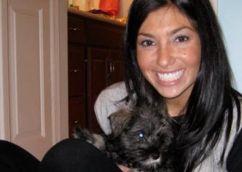 Slučaj žene čija je smrt do 20 ubodnih rana presuđeno je da se samoubojstvo ponovo otvori nakon što se patolog promijeni svjedočenje