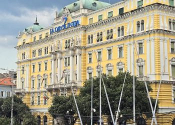 Smjenjena kompletna Uprava Jadrolinije!