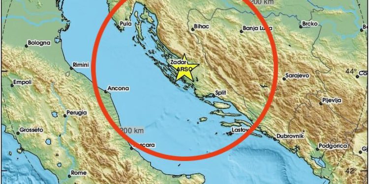 Snažan potres u Dalmaciji uznemirio građane: “Us*o se. Tresla se cijela kuća”