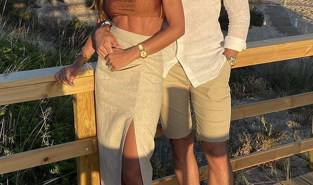 Snažno trudna Michelle Keegan i suprug Mark Wright teror dok se par zaključava u njihovoj spavaćoj sobi, dok maskirani Raiders probijaju u njihovom dvorcu Essex u iznosu od 3,5 milijuna funti