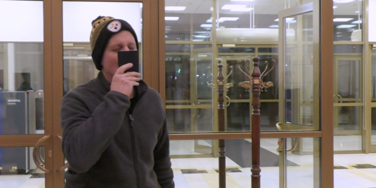 Snimke prikazuju američko-rusku zamjenu zatvorenika (videozapisi)-RT Rusija i bivši Sovjetski Savez