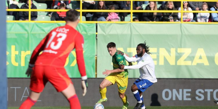 Sportske novosti – Da nije bilo njega teško bi Hajduk ostao neporažen. Diallo ispod razine, a Krovinović opet nekonkretan