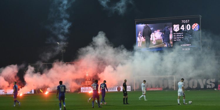 Sportske novosti – Neredi navijača na Rujevici skupo koštali Modre: Dinamo će morati platiti jednu od najvećih kazni ikad