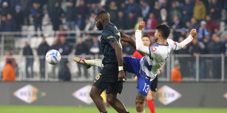 Sportske novosti – ‘On je sumnjiv, definitivno nije kapacitet za Dinamo, da je nekakav igrač onda ne bi dolazio u Maksimir’