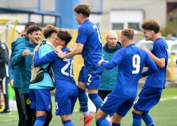 Sportske novosti – Sljedeće ‘plavo’ Valentinovo bit će ugodnije: U sjeni Nou Campa Dinamo je dobio dašak nogometne romantike