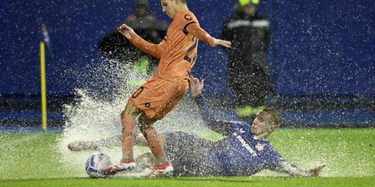 Sportske novosti – Strukan je odbio odgoditi susret na Maksimiru! Trojica ga upozoravala, borba se nastavila i na poluvremenu