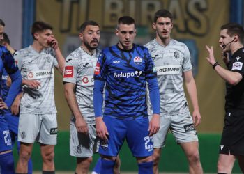 Sportske novosti – UŽIVO: Istra ostala s igračem manje, Radošević zaradio drugi žuti karton, Slaven lovi četvrto mjesto