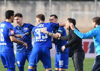 Sportske novosti – UŽIVO: Slaven poveo nakon minijature Grgića, VAR promijenio odluku Strukana i potvrdio pogodak