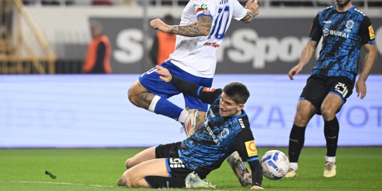 Sportske novosti – ‘Ukrotili smo Hajduk i bili bolji, a dobio sam i lekciju za budućnost. Nisam pao, dečki su me podržali’