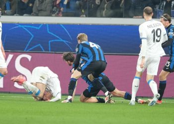 Sportske novosti – VIDEO Trenutak ludila u Bergamu! Pašalićev suigrač se zaletio na suparnika, udario ga i zaradio izravni crveni