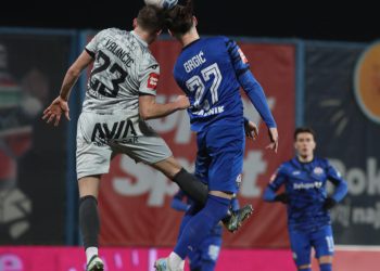 Sportske novosti – Velika kazna za navijača Slaven Belupa, zbog paljenja bengalke dobio zabranu dolaska na utakmice