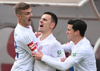 Sportske novosti – Zvijezda Hajduka proslavom htjela ušutkati Joška Jeličića? Zabio gol, a onda ‘zavrtio žarulje’