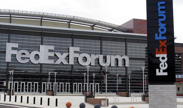 Spurs-Grizzlies NBA igra odgođena jer obožavatelj trpi dvorište u hitnoj situaciji u zastrašujućim scenama