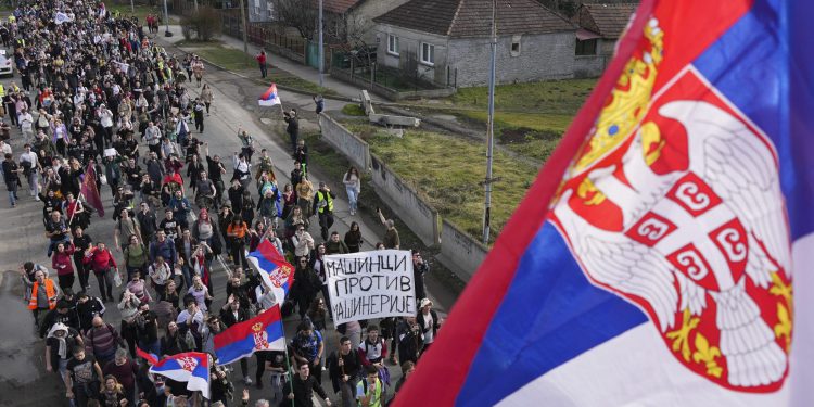Srbija je rastrgana antikorupcijskim prosvjedima nakon građevinske tragedije